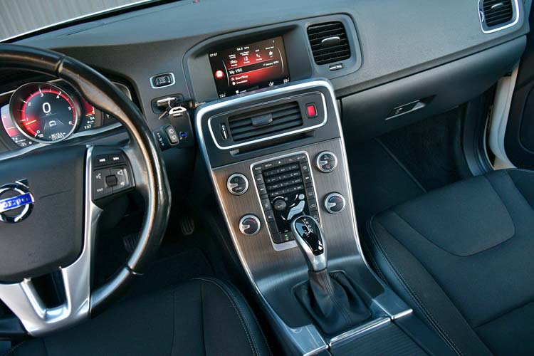 Volvo V60 Cross Country D4 AWD Geartronic Momentum