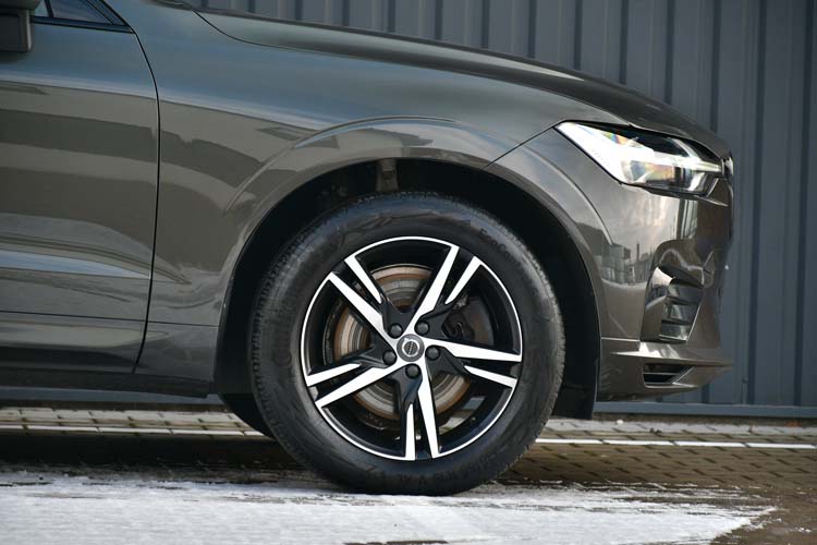 Volvo XC60 2.0 B4 MHEV AT8 AWD R Design