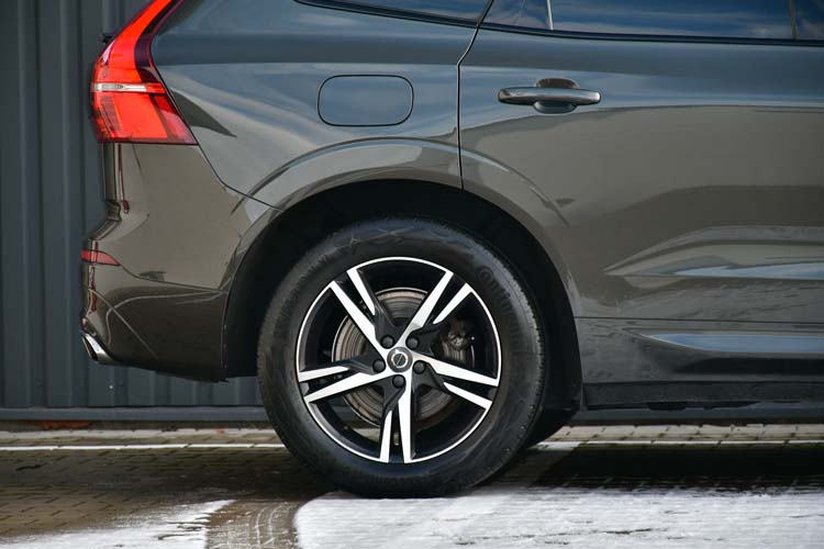 Volvo XC60 2.0 B4 MHEV AT8 AWD R Design