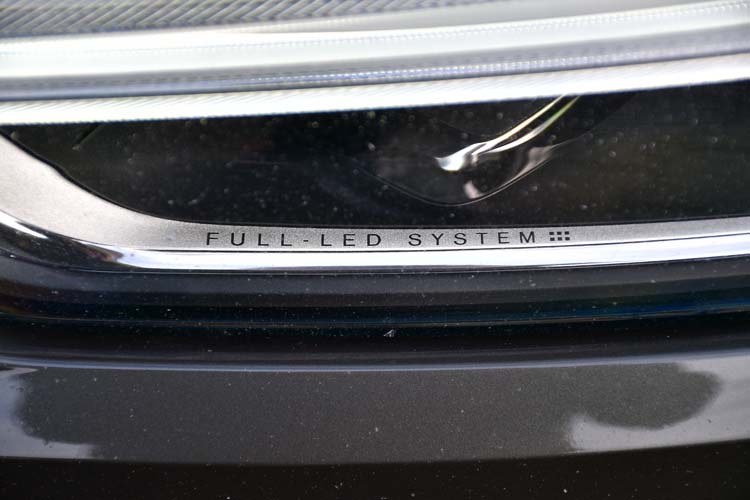 Volvo XC60 2.0 B4 MHEV AT8 AWD R Design