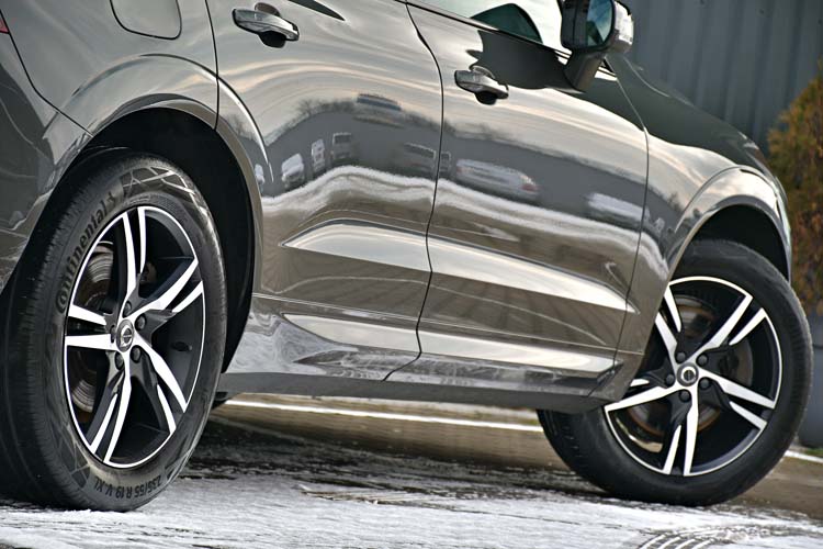 Volvo XC60 2.0 B4 MHEV AT8 AWD R Design