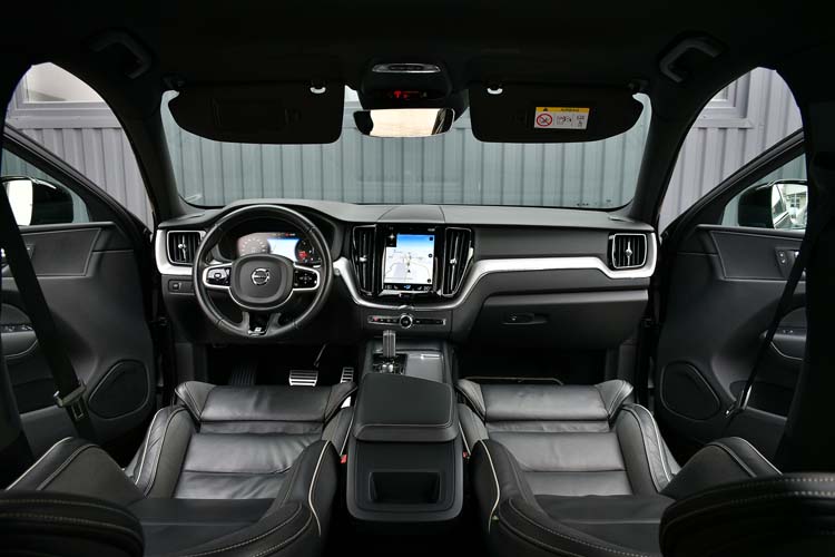 Volvo XC60 2.0 B4 MHEV AT8 AWD R Design