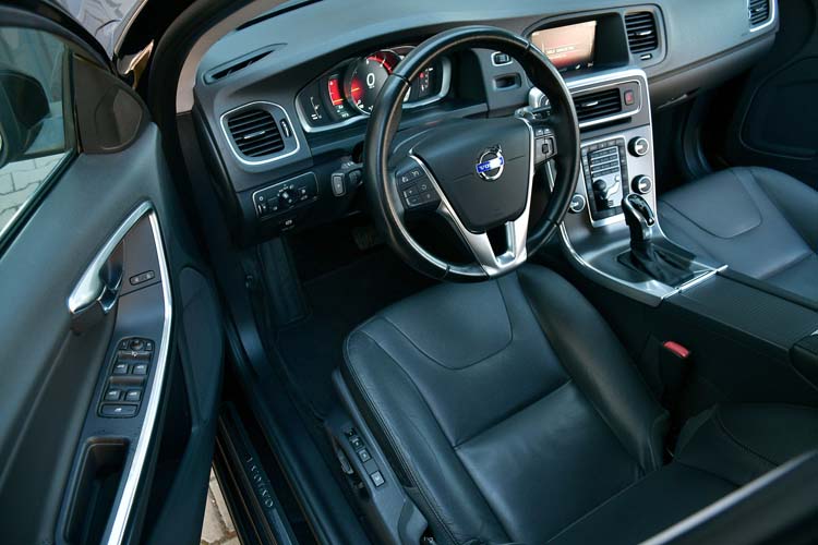 Volvo V60 D4 Geartronic Summum