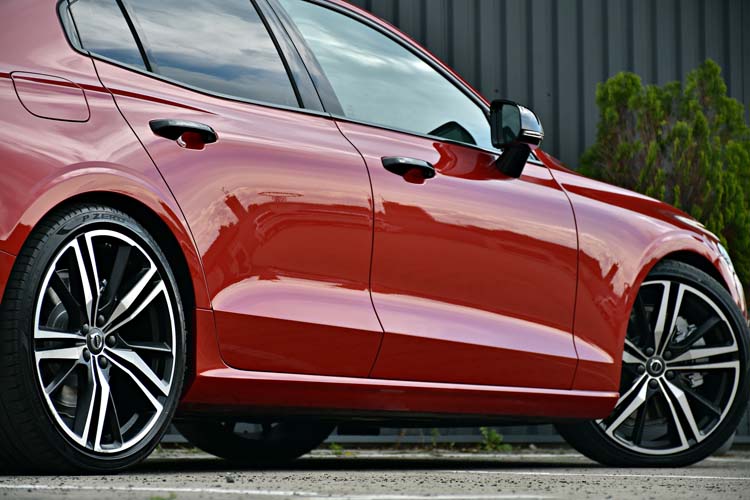 VOLVO S60 2.0 T5 Geartronic R Design