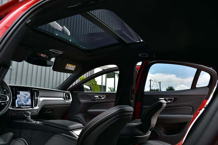 VOLVO S60 2.0 T5 Geartronic R Design