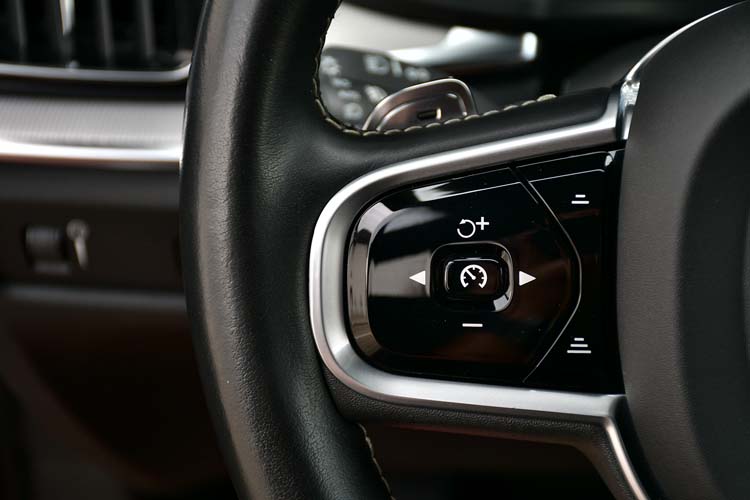 VOLVO S60 2.0 T5 Geartronic R Design