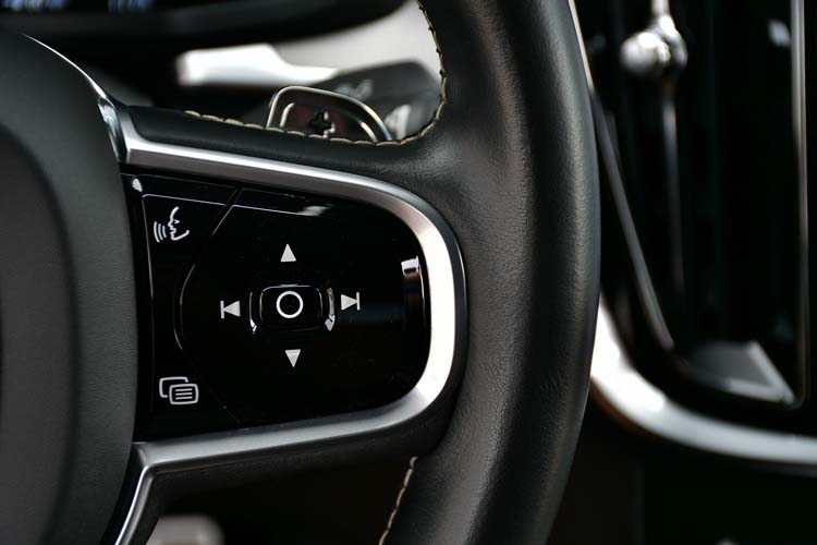 VOLVO S60 2.0 T5 Geartronic R Design