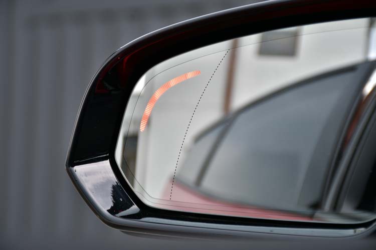 VOLVO S60 2.0 T5 Geartronic R Design
