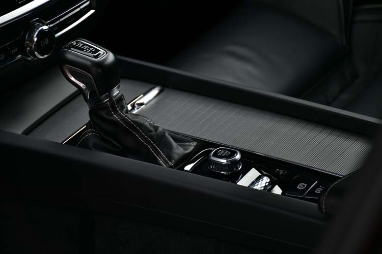 VOLVO S60 2.0 T5 Geartronic R Design