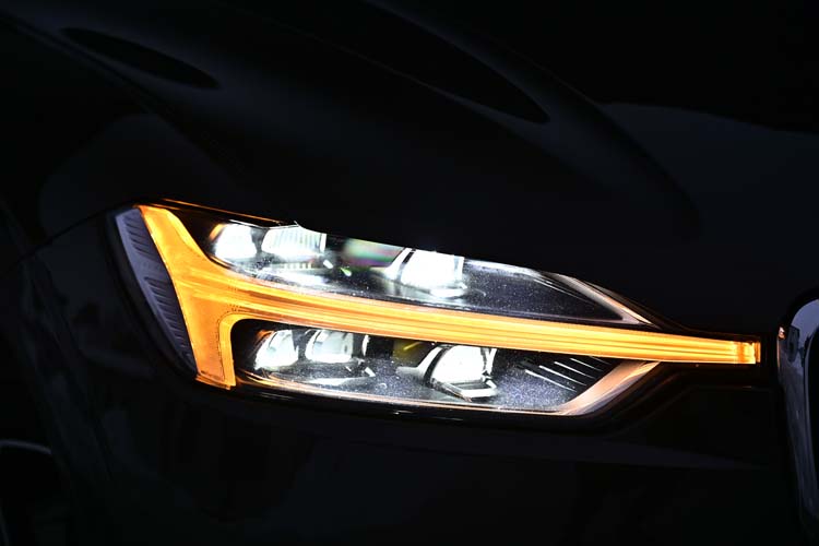 VOLVO XC60 2.0 D4 INSCRIPTION Edition