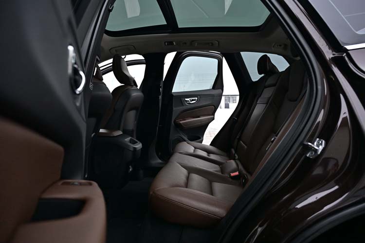 VOLVO XC60 2.0 D4 INSCRIPTION Edition