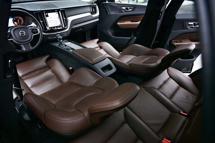 VOLVO XC60 2.0 D4 INSCRIPTION Edition