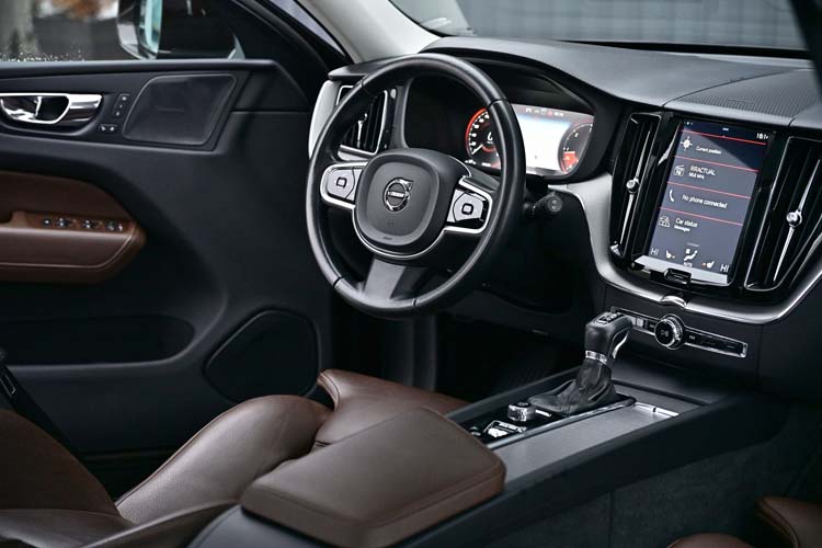 VOLVO XC60 2.0 D4 INSCRIPTION Edition