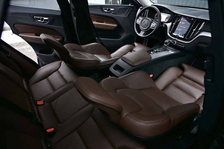 VOLVO XC60 2.0 D4 INSCRIPTION Edition