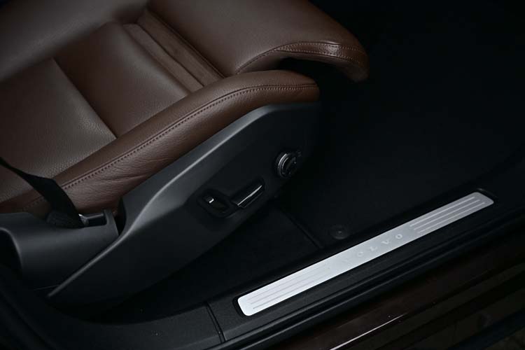 VOLVO XC60 2.0 D4 INSCRIPTION Edition