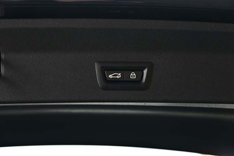 BMW X3 xDrive30e Aut. Plug-In Hibrid M Pachet