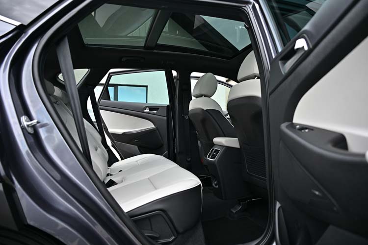 Hyundai Tucson blue 1.6 CRDi 2WD DCT Premium