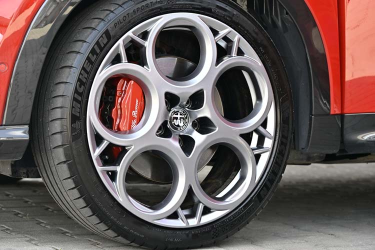 Alfa Romeo Tonale 1.5 FWD AT MHEV Veloce