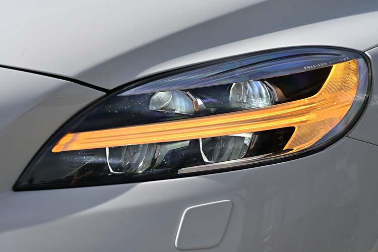 Volvo V40 Cross Country 2.0 D2 Momentum