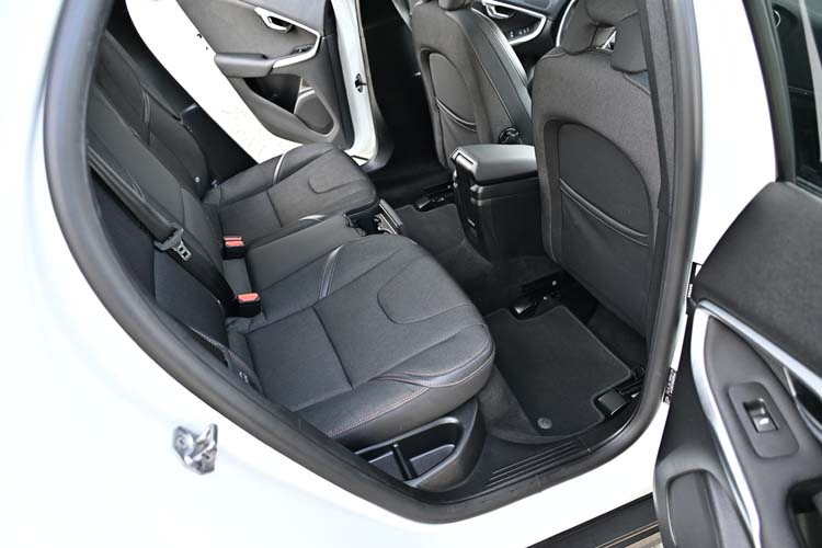 Volvo V40 Cross Country 2.0 D2 Momentum