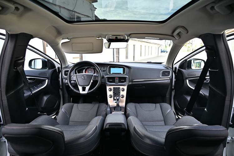 Volvo V40 Cross Country 2.0 D2 Momentum