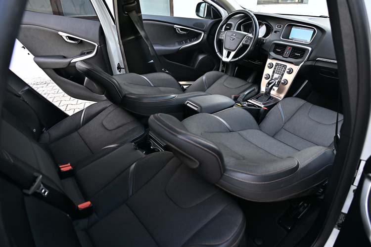 Volvo V40 Cross Country 2.0 D2 Momentum
