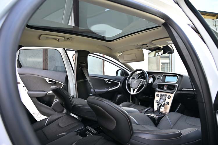 Volvo V40 Cross Country 2.0 D2 Momentum