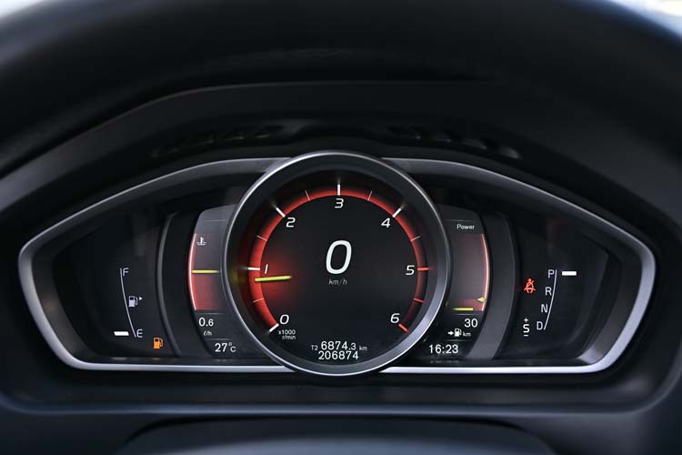 Volvo V40 Cross Country 2.0 D2 Momentum
