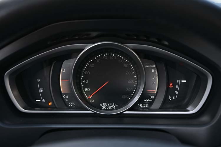 Volvo V40 Cross Country 2.0 D2 Momentum