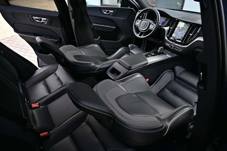 Volvo XC 60 B4 MHEV AT8 AWD R-Design