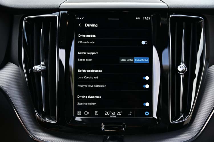 Volvo XC 60 B4 MHEV AT8 AWD R-Design