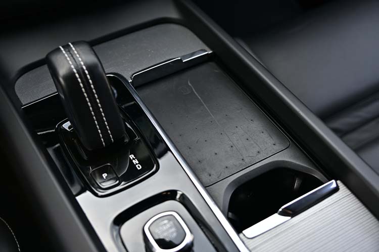 Volvo XC 60 B4 MHEV AT8 AWD R-Design