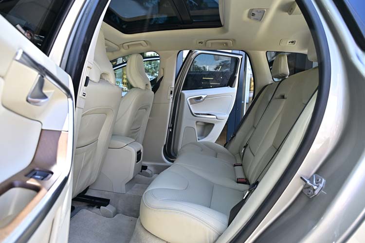 Volvo XC60 2.4 D5 AWD INSCRIPTION