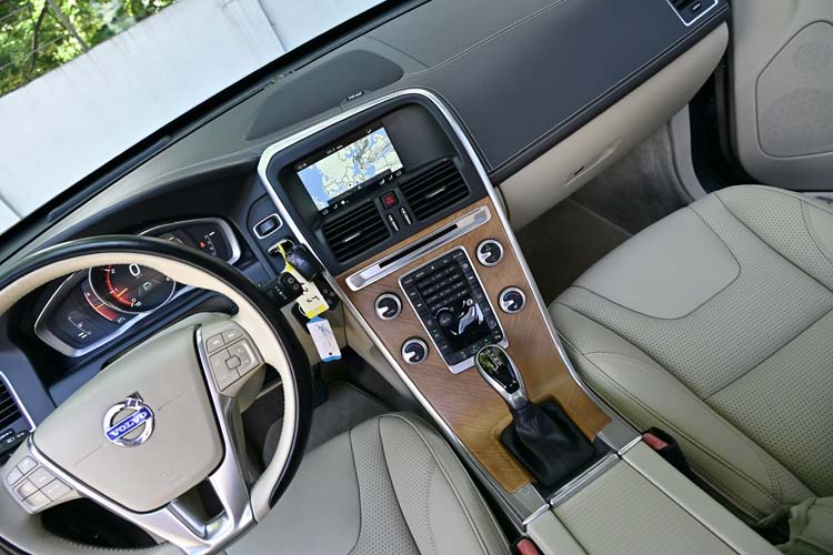 Volvo XC60 2.4 D5 AWD INSCRIPTION