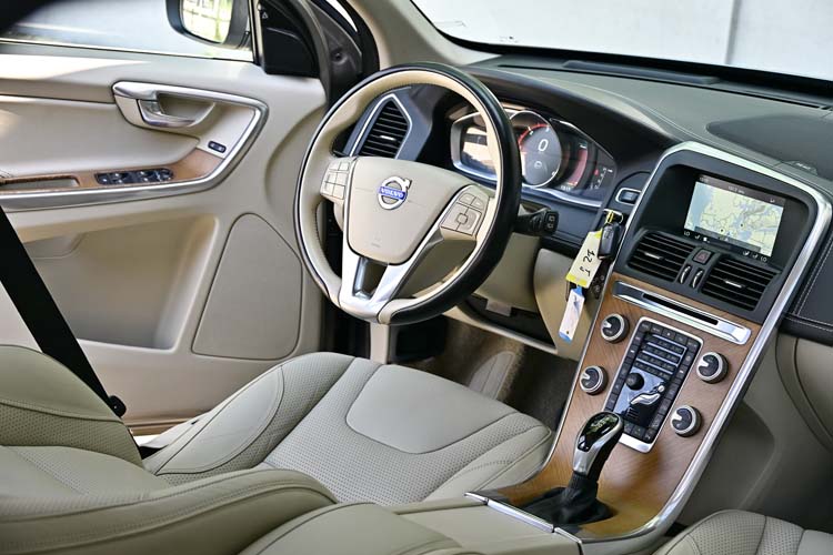 Volvo XC60 2.4 D5 AWD INSCRIPTION