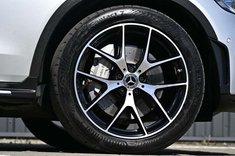 Mercedes GLC220d 4MATIC 9G TRONIC AMG Line