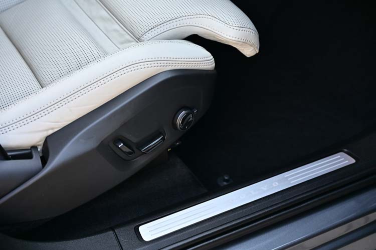 Volvo XC60 2.0 D5 AWD INSCRIPTION