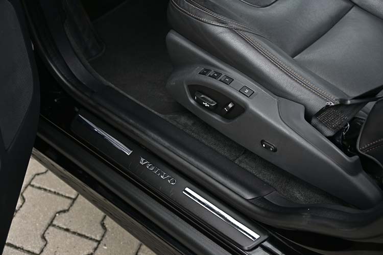 Volvo XC60 2.0 D4 Geartronic SUMMUM