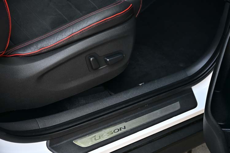 Hyundai Tucson blue 1.6 CRDi 2WD DCT N-LINE