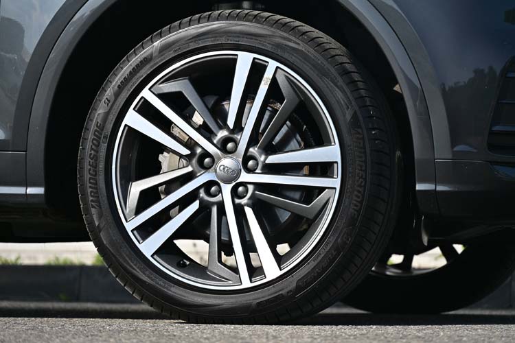 Audi Q5 2.0 40 TDI quattro S tronic S LINE+
