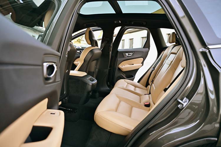 Volvo XC 60 D4 AWD Geartronic Momentum PRO