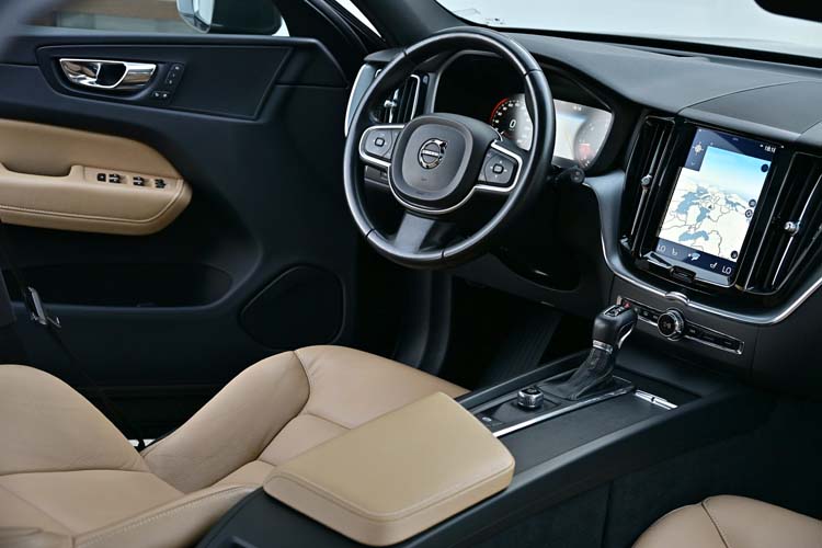 Volvo XC 60 D4 AWD Geartronic Momentum PRO
