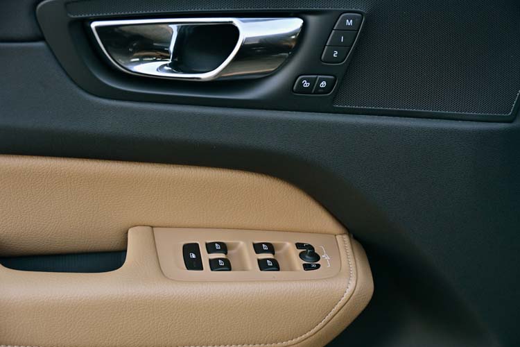 Volvo XC 60 D4 AWD Geartronic Momentum PRO