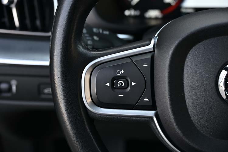 Volvo XC 60 D4 AWD Geartronic Momentum PRO