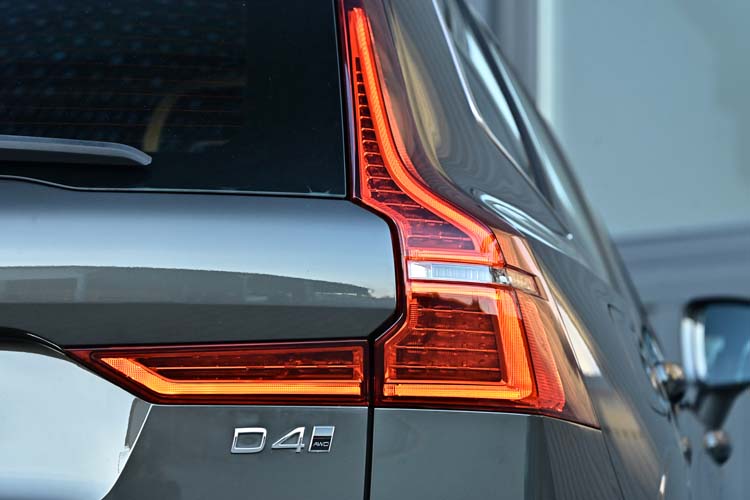 Volvo XC 60 D4 AWD Geartronic Momentum PRO